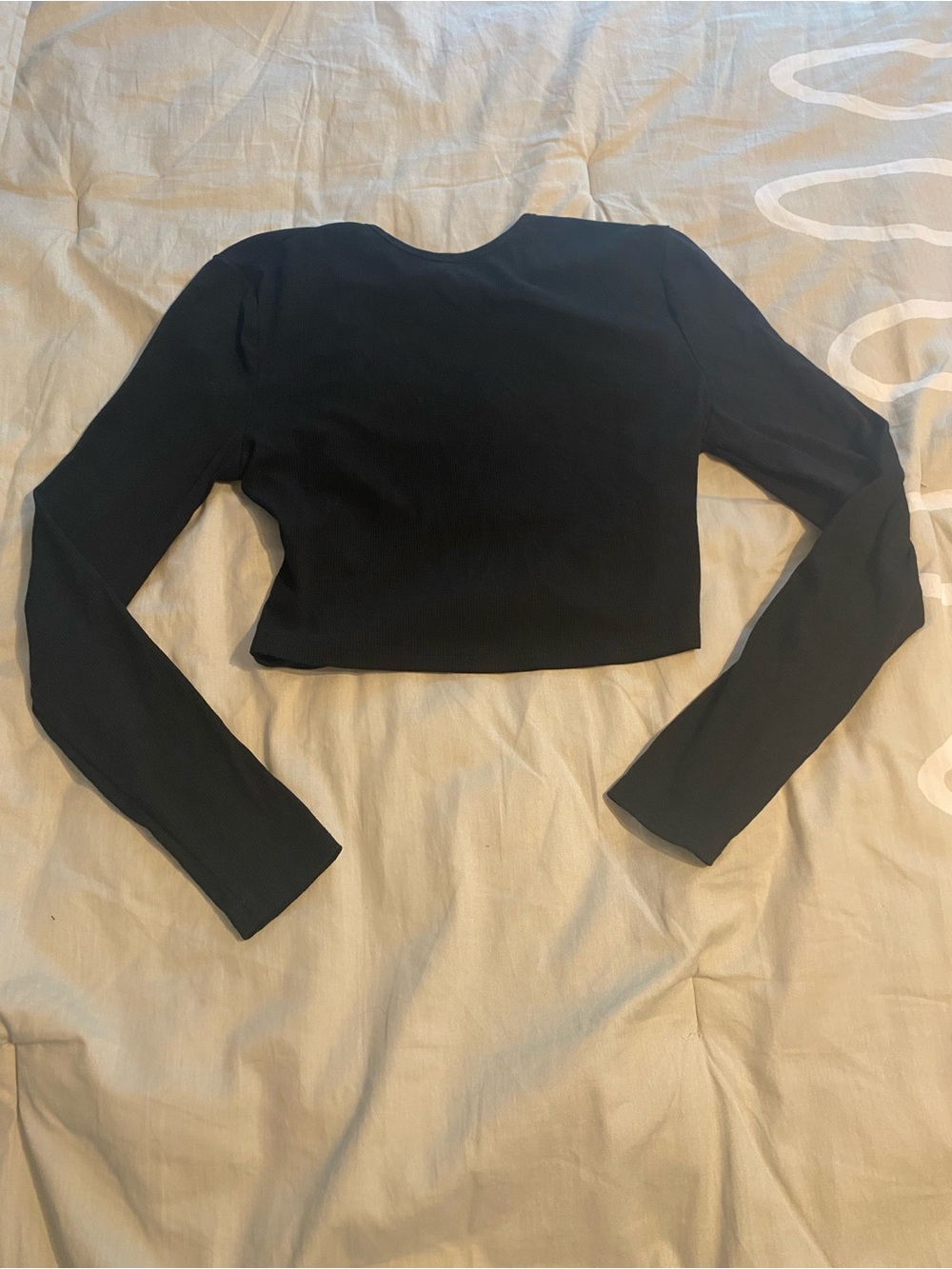 Black Long-Sleeve Cropped Top